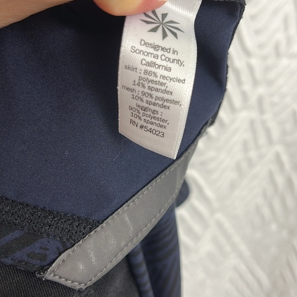 Athleta Geo Powder Peak 2 in 1 Skirted Legging Blue & Black Size XXS - Picture 5 of 5
